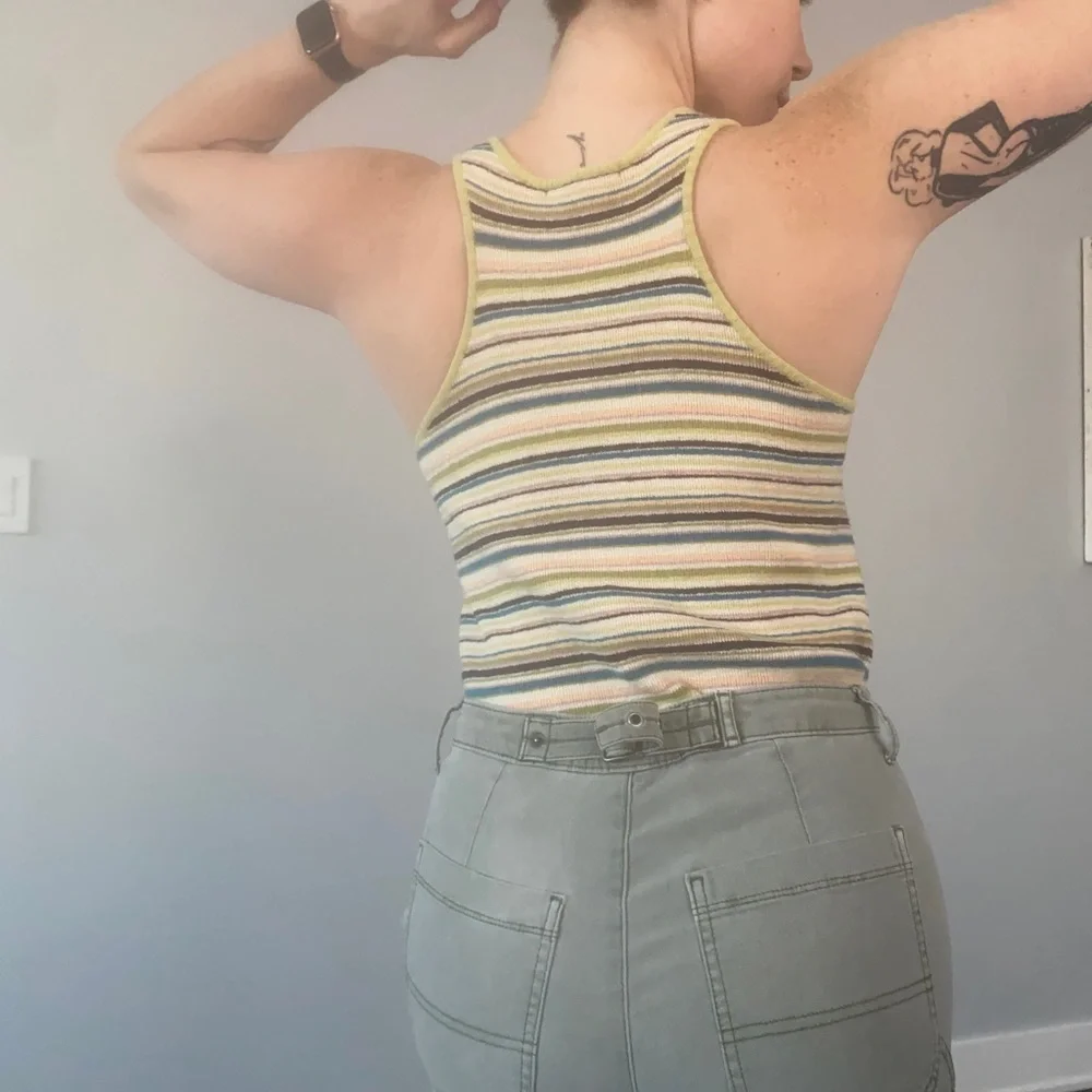 sweater tank top - Picture 3 of 5